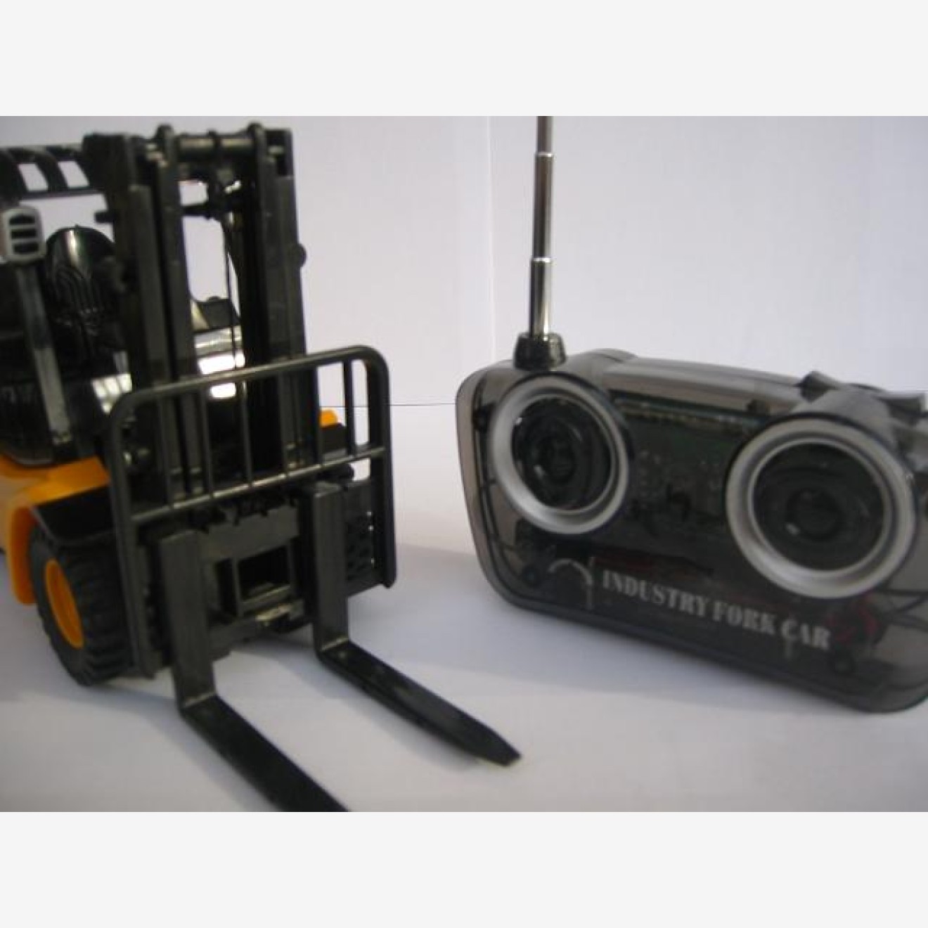 Ferngesteuerter RC Funk Gabelstapler, viele Funktionen! Ferngesteuerter RC Funk Gabelstapler, viele Funktionen!