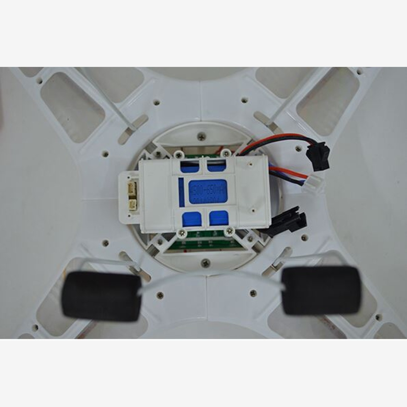 L5C Hammerprodukt RC-Drohne Quadcopter Ufo mit FPV Video Live-Übertragung und Monitor! Neu auf dem Markt! L5C Hammerprodukt RC-Drohne Quadcopter Ufo mit FPV Video Live-Übertragung und Monitor! Neu auf dem Markt!